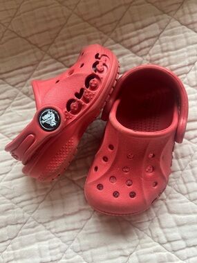 CROCS Kids Red Classic Clog with Heel Strap